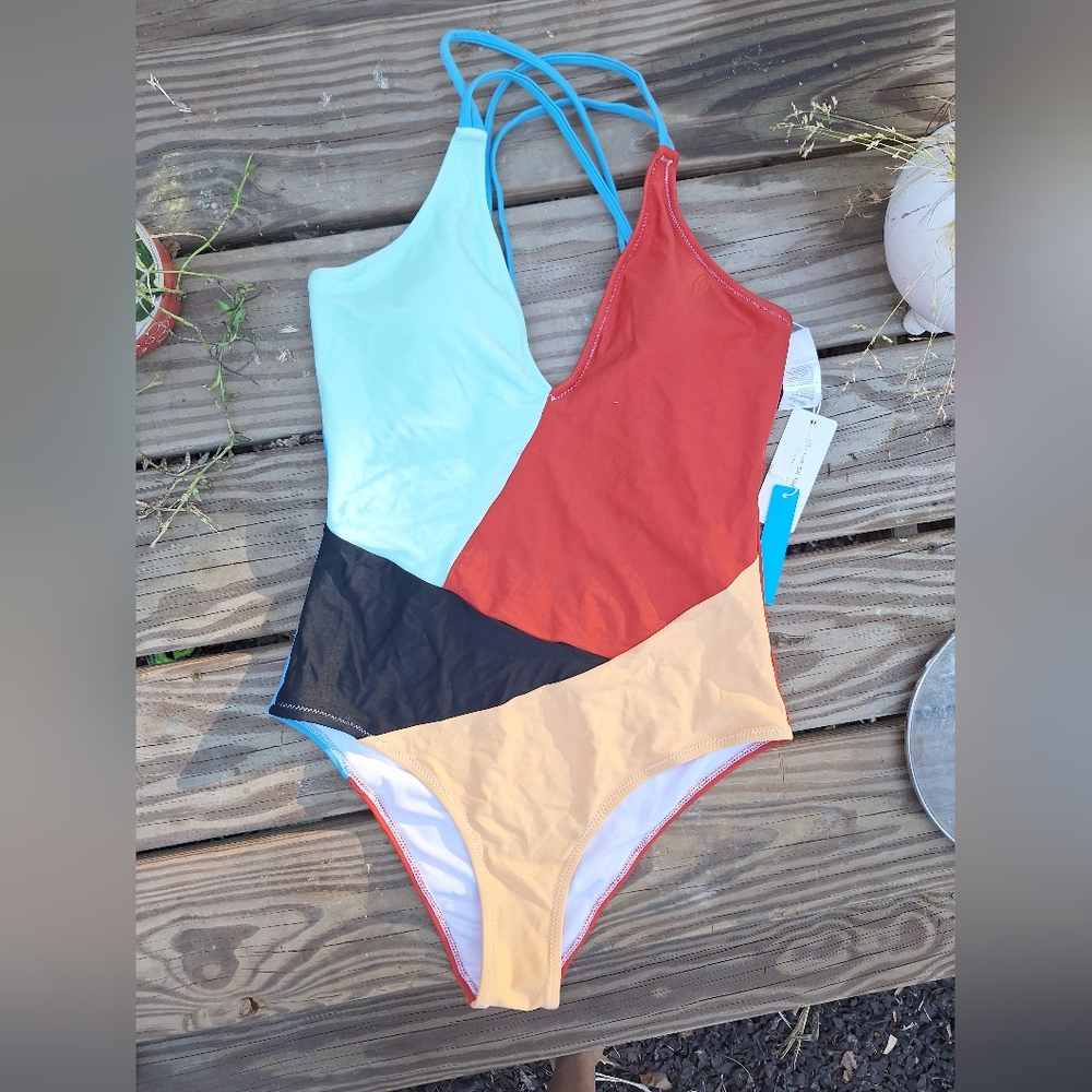 NWT Colorblock One-Piece Swimsuit - Picture 3 of 5